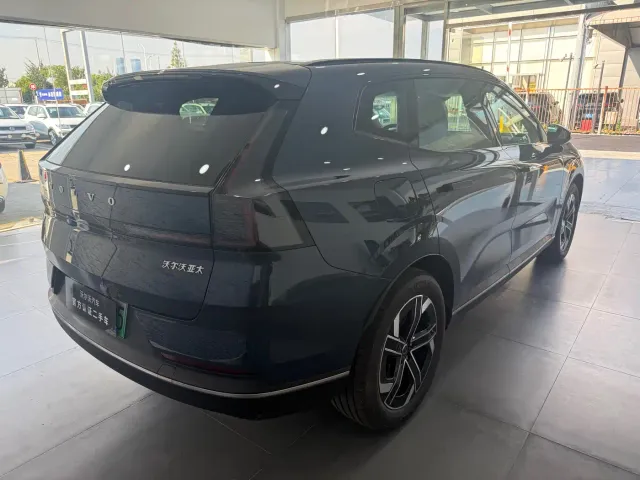 Volvo XC70 Plug-in Hybrid — Фото автомобиля 7