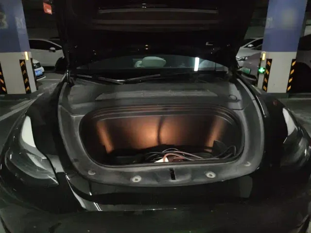 Tesla Model Y — Фото автомобиля 10