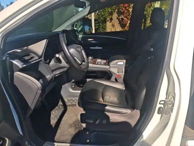 Toyota Granvia — Фото автомобиля 14