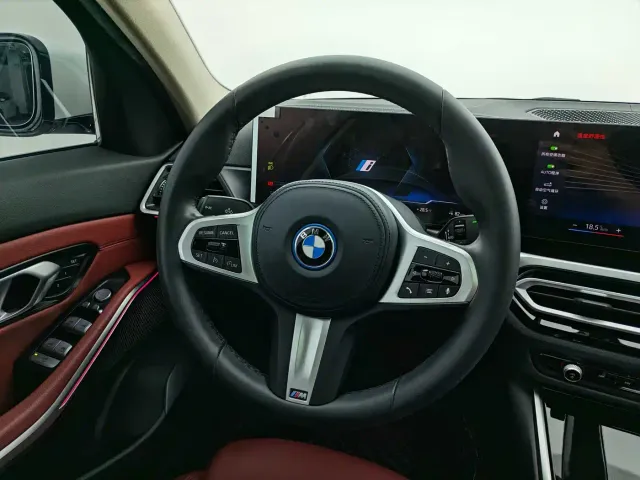 BMW i3 — Фото автомобиля 14