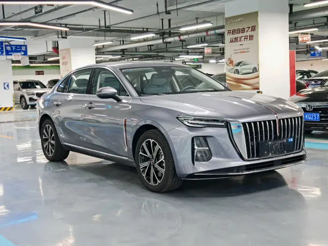 Hongqi H5 PHEV — Фото автомобиля 3