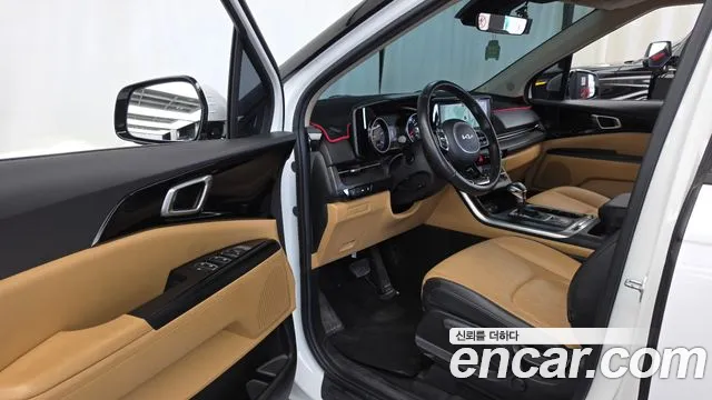 Kia Carnival Generation 4 — Фото автомобиля 10