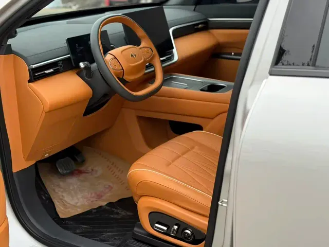 Dongfeng eπ 008 — Фото автомобиля 5