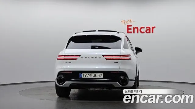 Genesis GV70 — Фото автомобиля 4