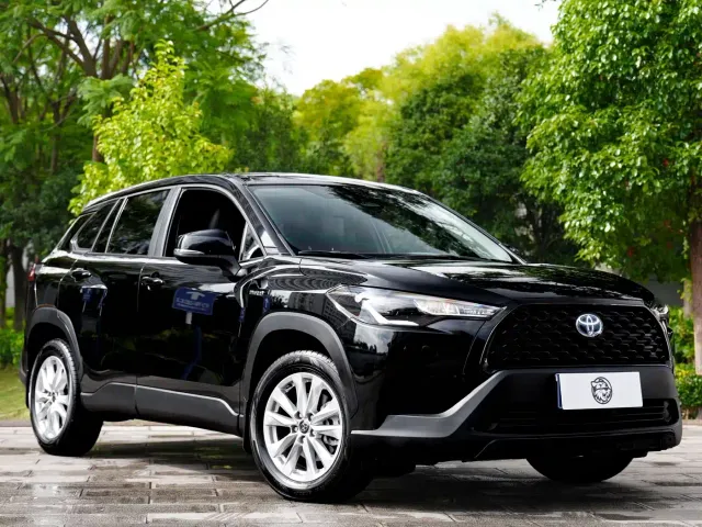 Toyota Corolla Cross — Фото автомобиля 3