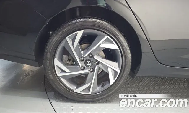 Hyundai Avante CN7 — Фото автомобиля 5