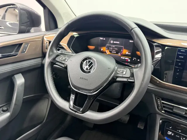 Volkswagen Tharu — Фото автомобиля 12