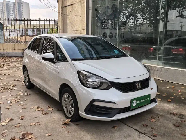 Honda Fit — Фото автомобиля 3