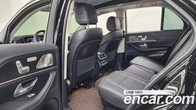 Mercedes-Benz GLE-Class — Фото автомобиля 23