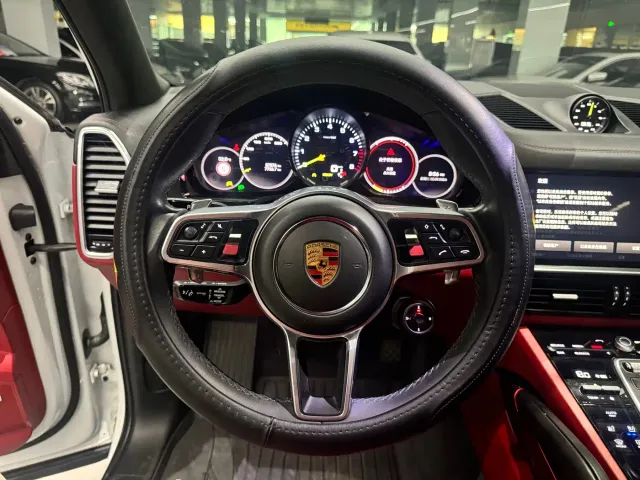 Porsche Cayenne — Фото автомобиля 7
