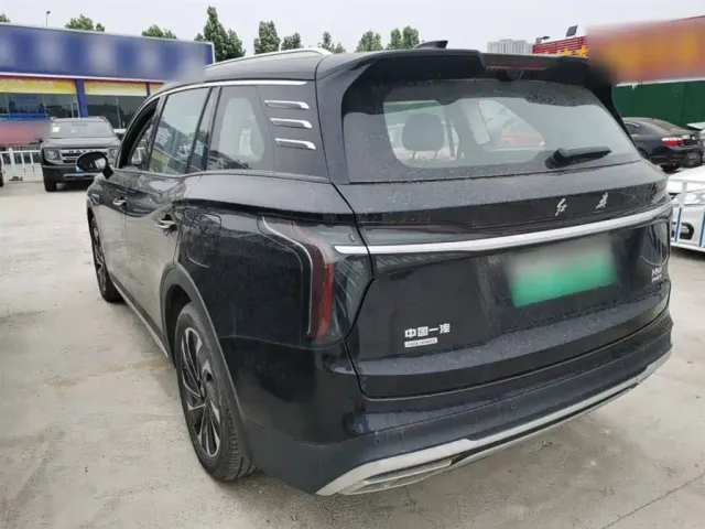 Hongqi HS7 PHEV — Фото автомобиля 4