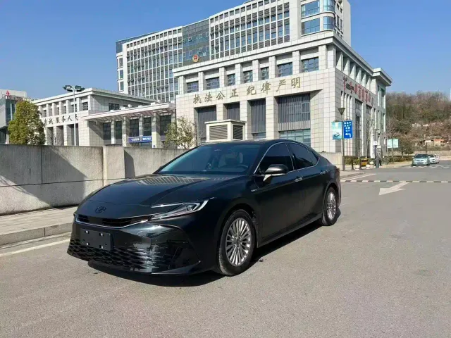 Toyota Camry — Фото автомобиля 2