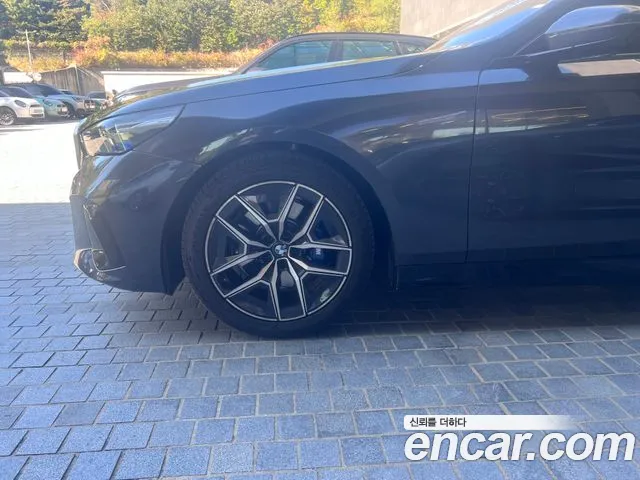 BMW 5 Series — Фото автомобиля 8