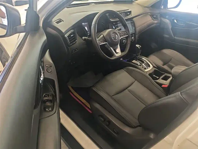 Nissan X-Trail — Фото автомобиля 15