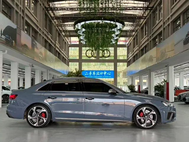 Audi A4L — Фото автомобиля 3