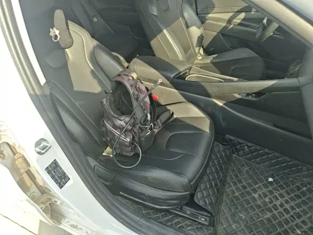 Hyundai Elantra — Фото автомобиля 24