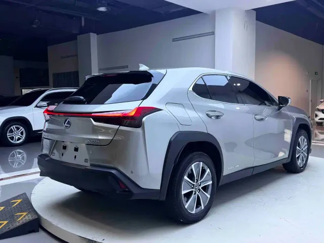 Lexus UX — Фото автомобиля 6