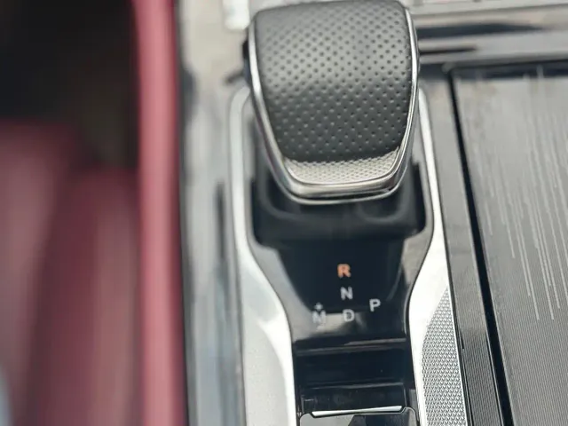 Hongqi H5 — Фото автомобиля 22