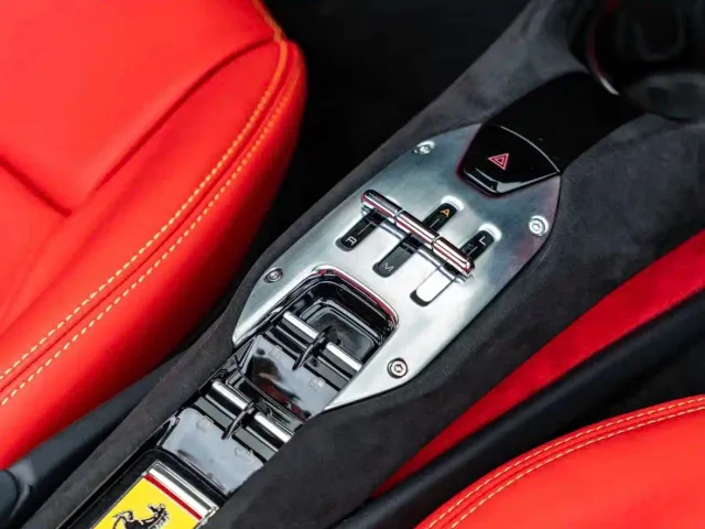 Ferrari 296 — Фото автомобиля 4