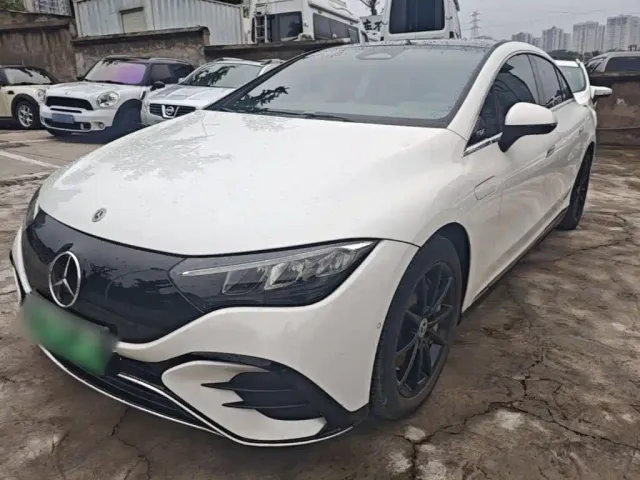 Фотография автомобиля — Mercedes-Benz EQE
