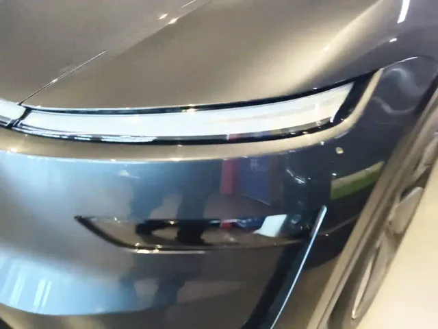 Tesla Model Y — Фото автомобиля 23