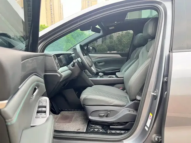 BYD Song L DM-i 2025 Smart Drive 160km Premium — Фото автомобиля 4