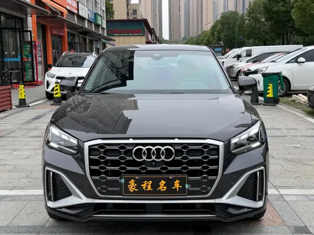 Audi Q2L — Фото автомобиля 2