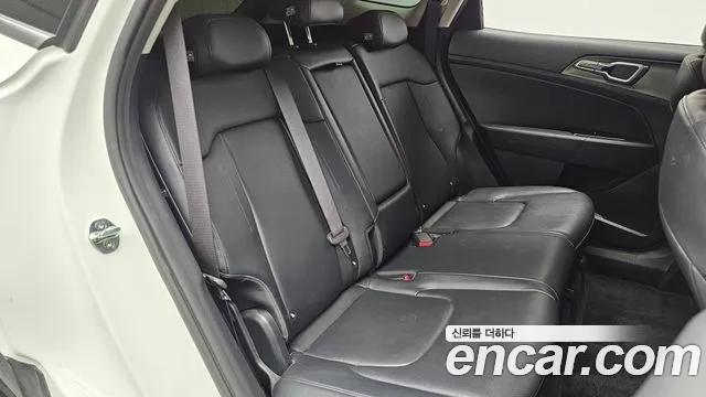 Kia Sportage Sportage 5-е поколение Бензин 1.6 турбо 2WD — Фото автомобиля 12