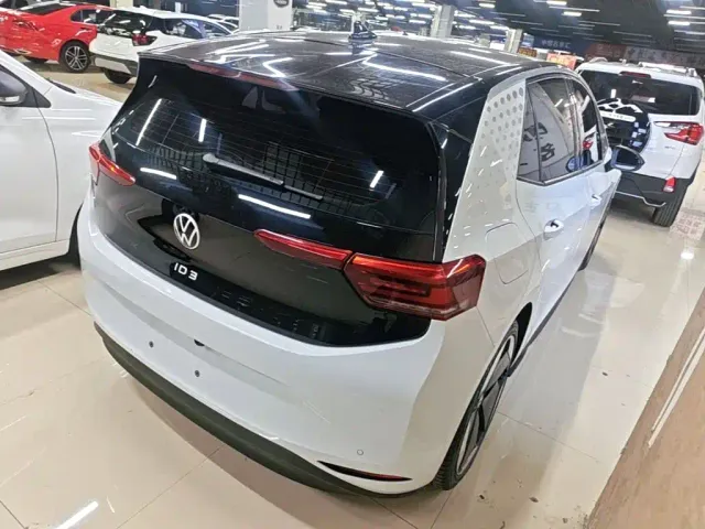 Volkswagen ID.3 — Фото автомобиля 6
