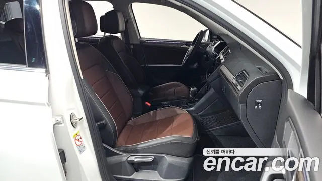 Volkswagen Tiguan — Фото автомобиля 16