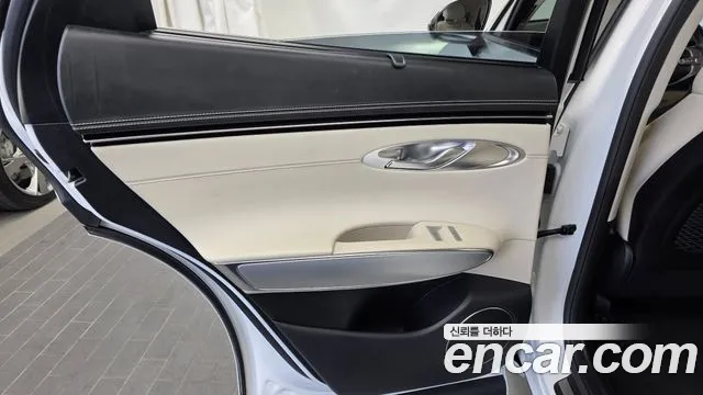 Genesis GV70 — Фото автомобиля 14