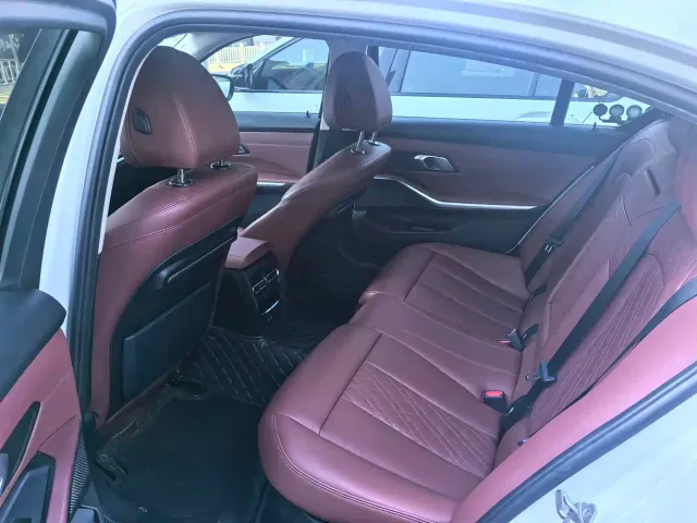 BMW 3 Series — Фото автомобиля 12