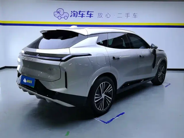 Lynk & Co Lynk & Co 08 EM-P 2023 120km Long Range Pro — Фото автомобиля 3