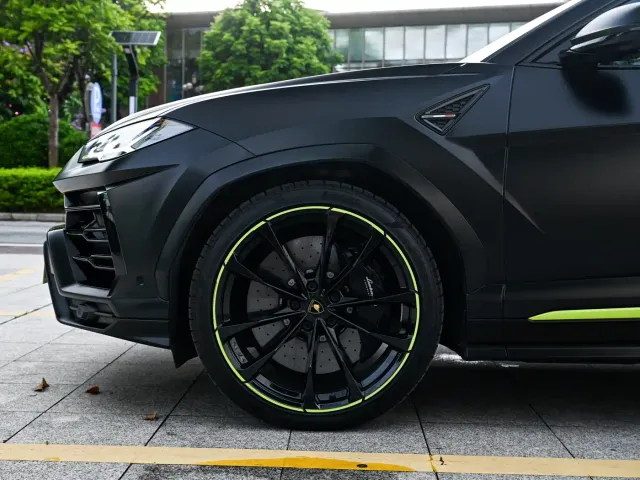 Lamborghini Urus — Фото автомобиля 25