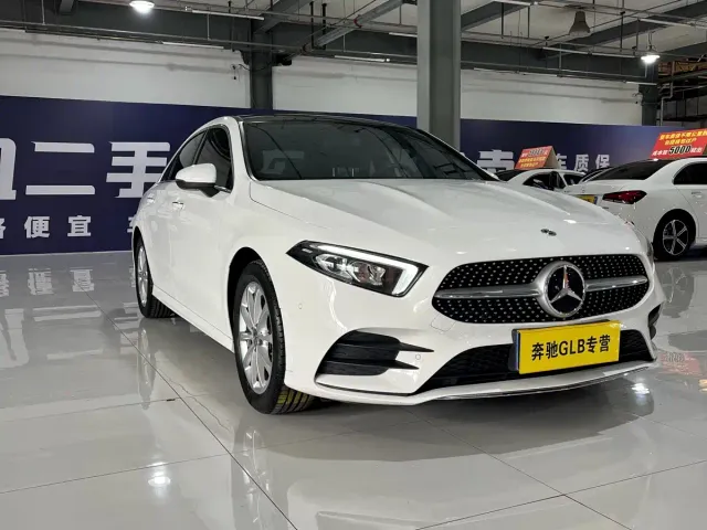 Mercedes-Benz A-Class — Фото автомобиля 3
