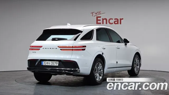 Genesis GV70 2.5T Бензин 2WD — Фото автомобиля 2