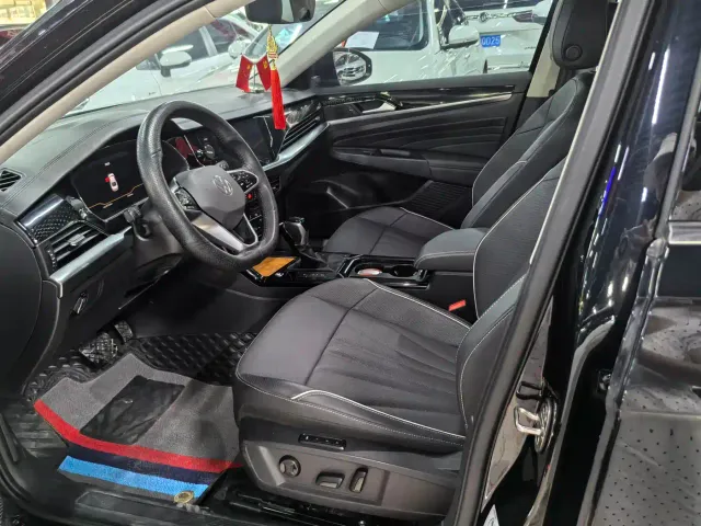 Volkswagen Passat — Фото автомобиля 7