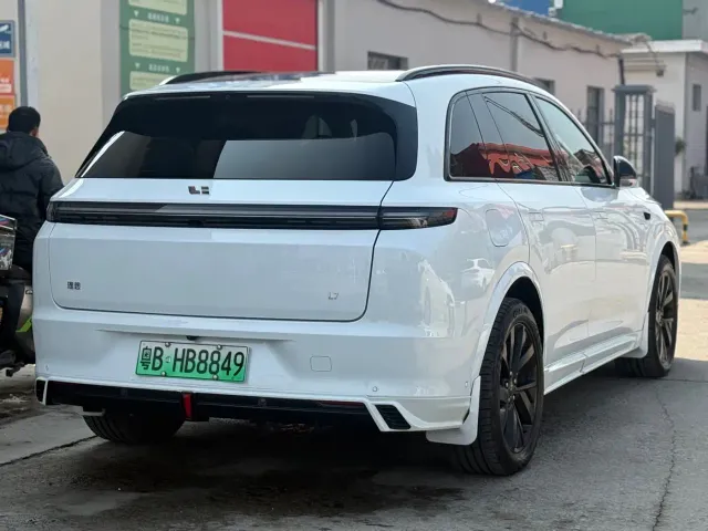 Li Auto L7 — Фото автомобиля 16
