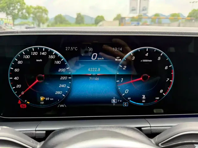 Mercedes-Benz GLE-Class — Фото автомобиля 16