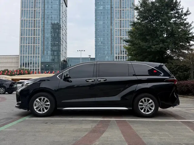 Toyota Granvia — Фото автомобиля 7