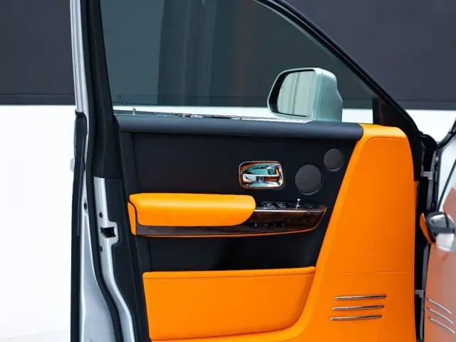 Rolls-Royce Phantom — Фото автомобиля 23