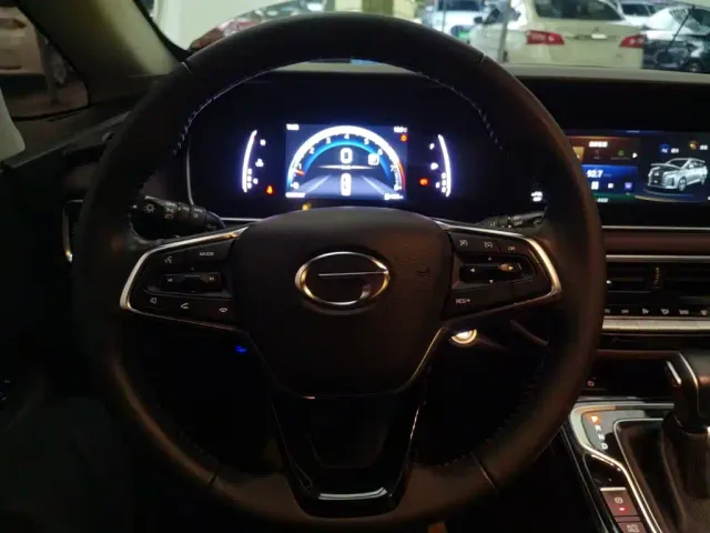 GAC Trumpchi M6 — Фото автомобиля 4