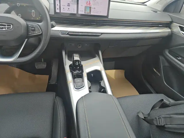 Geely Emgrand L — Фото автомобиля 13