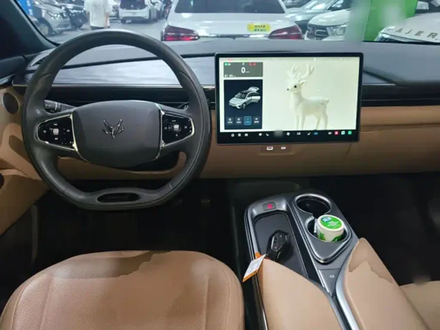 Arcfox Alpha T5 — Фото автомобиля 9