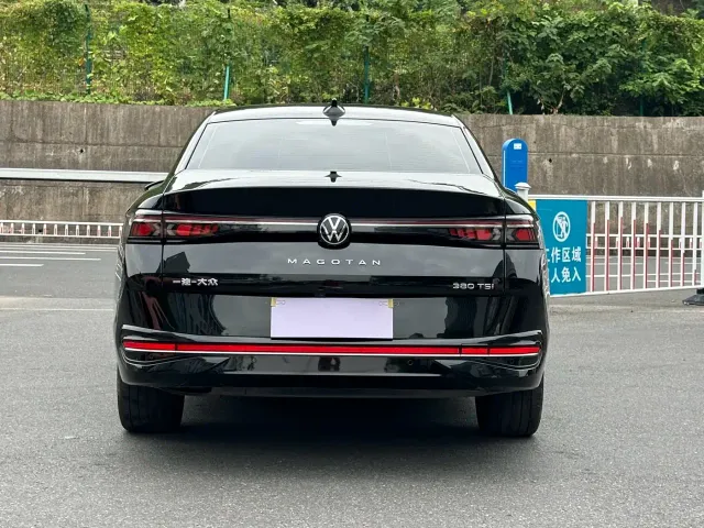 Volkswagen Magotan — Фото автомобиля 8