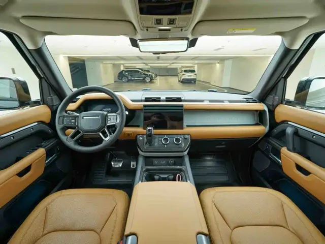 Land Rover Defender — Фото автомобиля 19