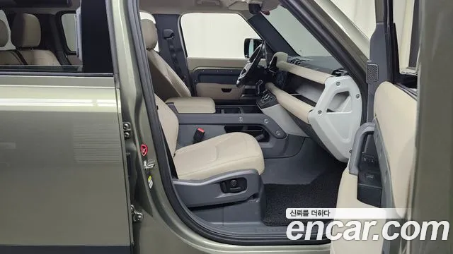 Land Rover Defender L663 — Фото автомобиля 16