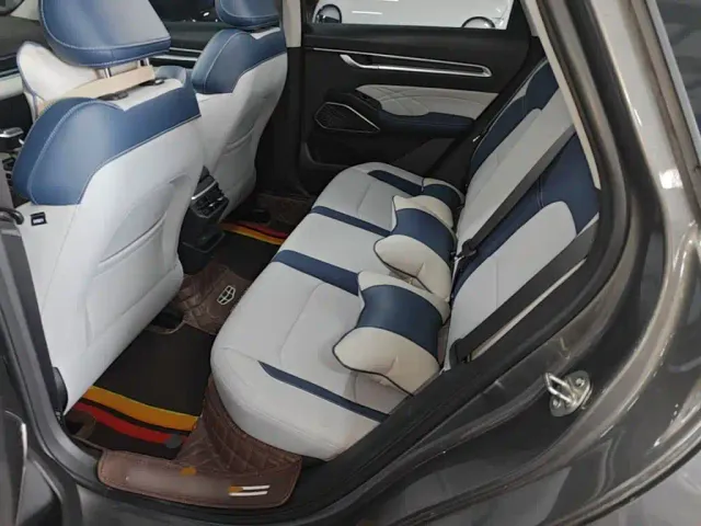 Geely Emgrand — Фото автомобиля 16