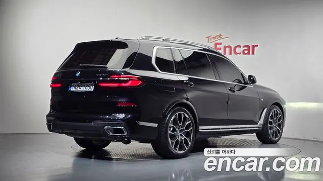 BMW X7 — Фото автомобиля 2