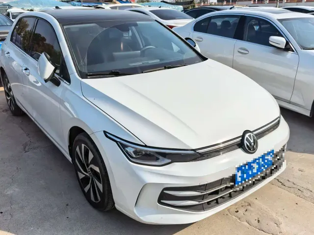 Volkswagen Golf — Фото автомобиля 3